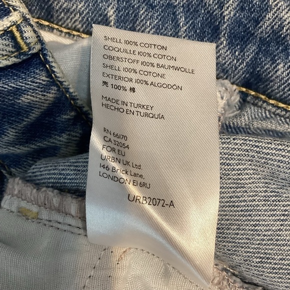 Urban Outfitter BDG Mini Jean Skirt Size M Blue Light Wash Distressed - Picture 7 of 7